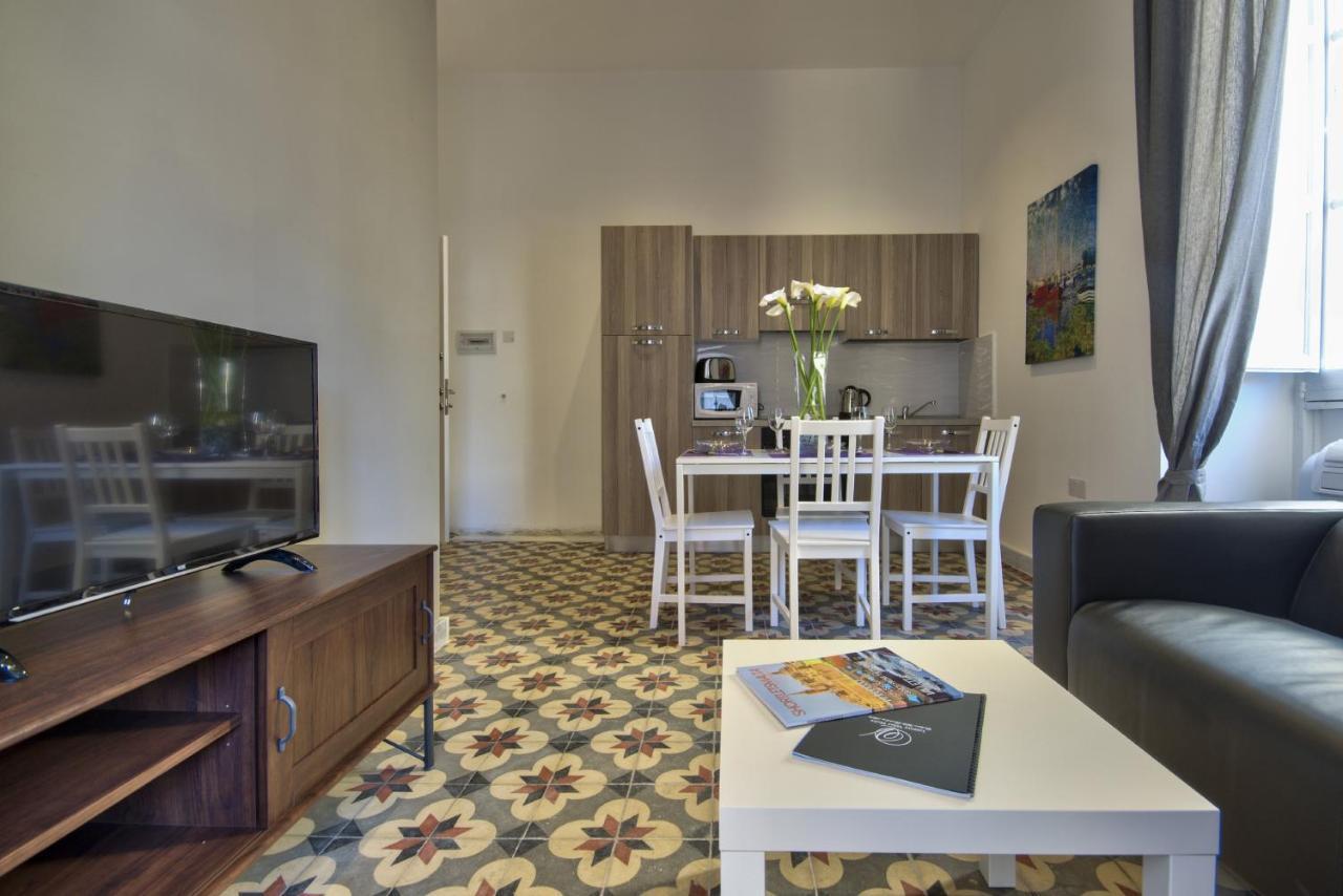 Borgo Apartments 1 & 2 Bedroom Self-Catering Units In Central La Valeta Exterior foto