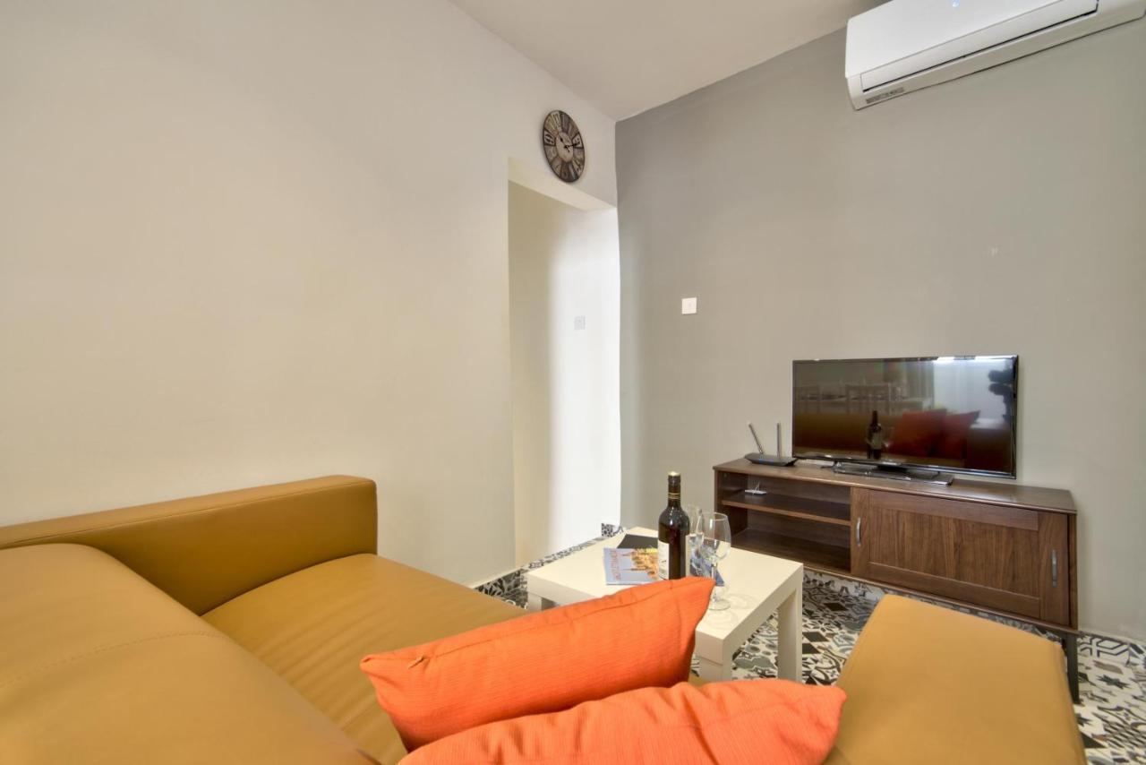 Borgo Apartments 1 & 2 Bedroom Self-Catering Units In Central La Valeta Exterior foto
